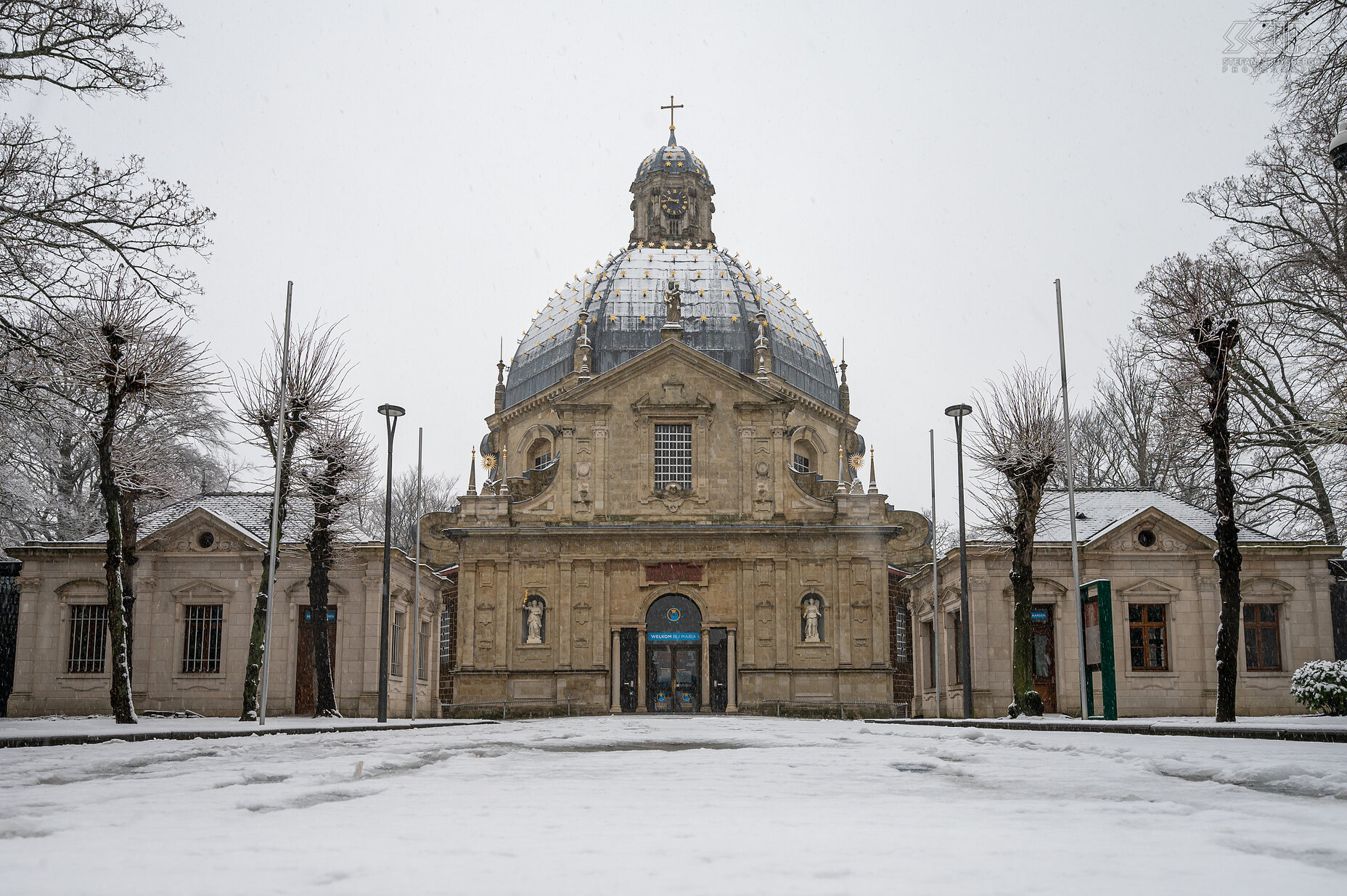 Scherpenheuvel-Zichem - Snow at the basilica of Scherpenheuvel  Stefan Cruysberghs